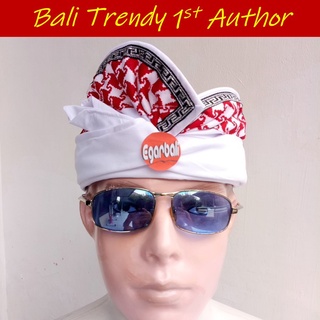 Áo viền đỏ trắng Udeng bali
