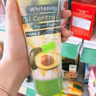 Sữa  rửa mặt  bơ  thái  lan