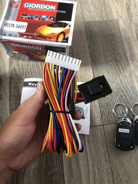 Sản phẩm gia đình làm: Phụ tùng ô tô/ 1 bộ khiển cửa VO3TR/G6085-12V