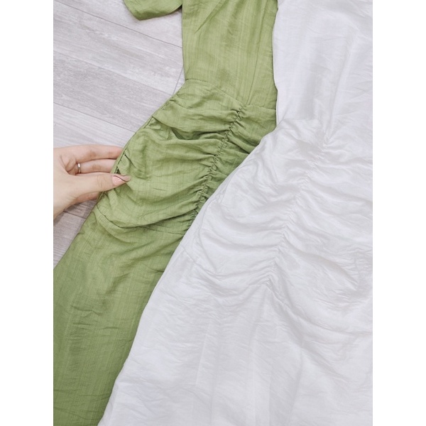 Váy rúm eo tay phồng cổ tròn xinh