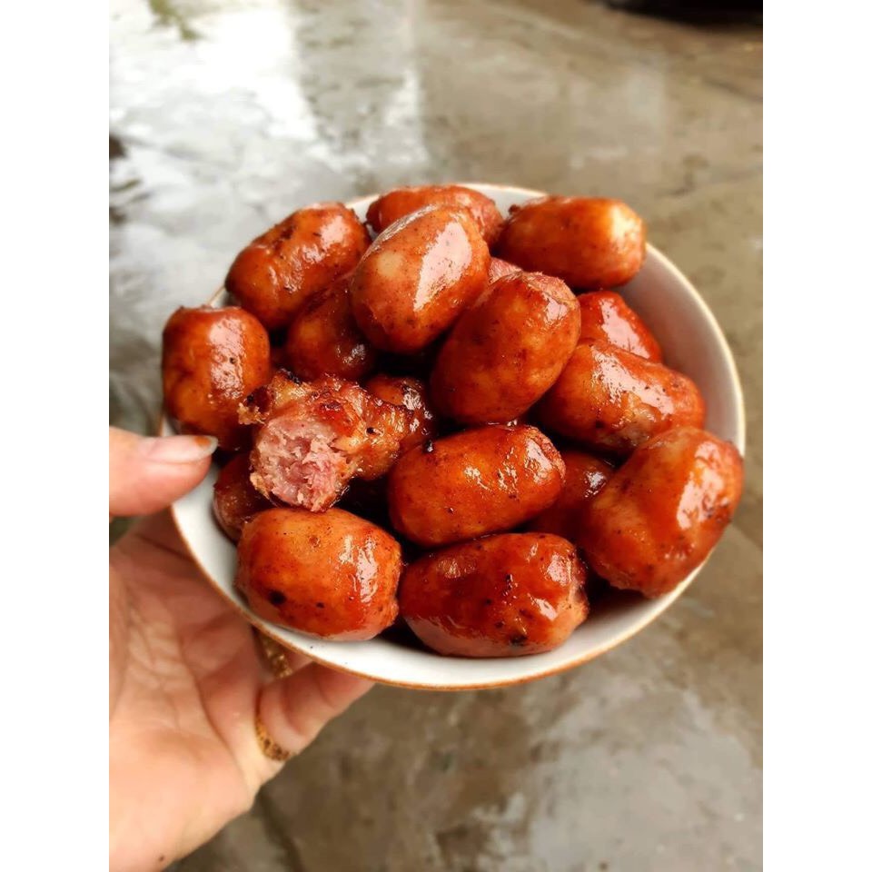 xúc xích bi đắt túi