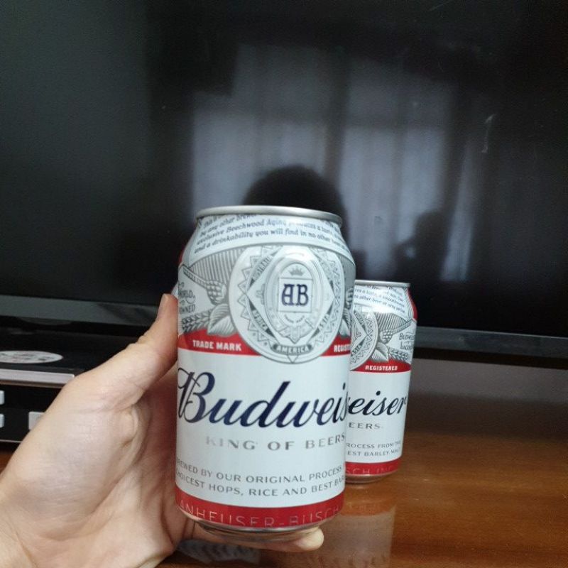 Bia Budweiser 330ML x 24 lon bao bì Tết 2022| Chính hãng