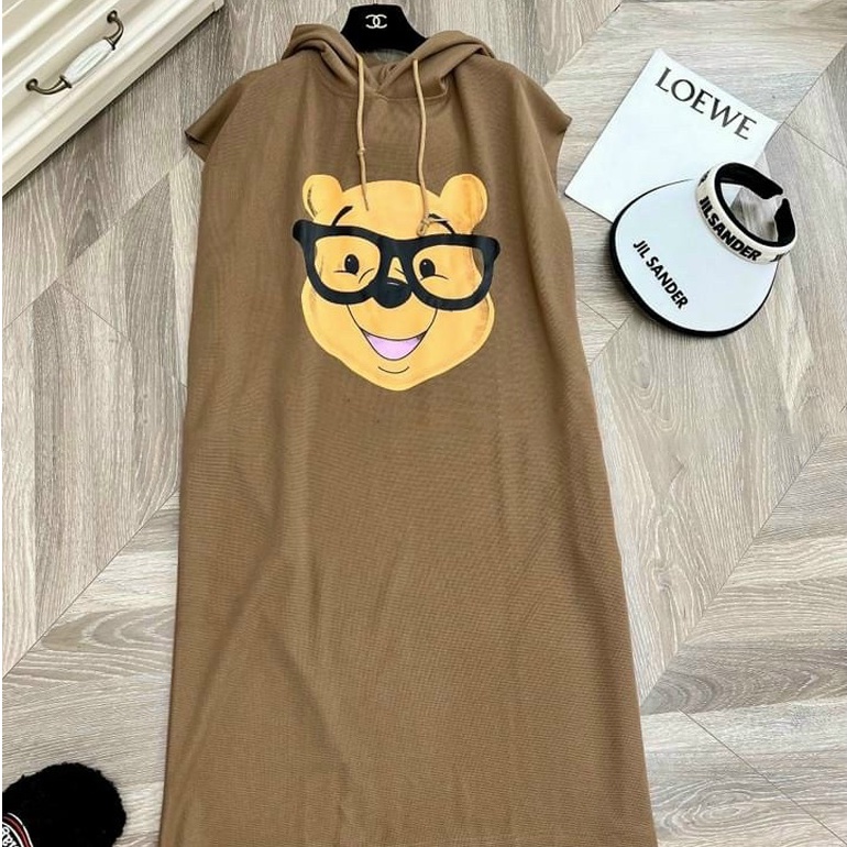 Váy sát nách len thun hình gấu đeo kính có mũ, đầm bầu form rộng dáng dài, VÁY LEN POOH SÁT NÁCH VLP219 - Tirahouse