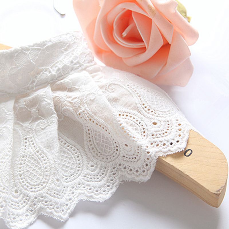 1 Áo Ren Hoa Xếp Ly Giả Thêu Trang Trí Thời Trang Nữ