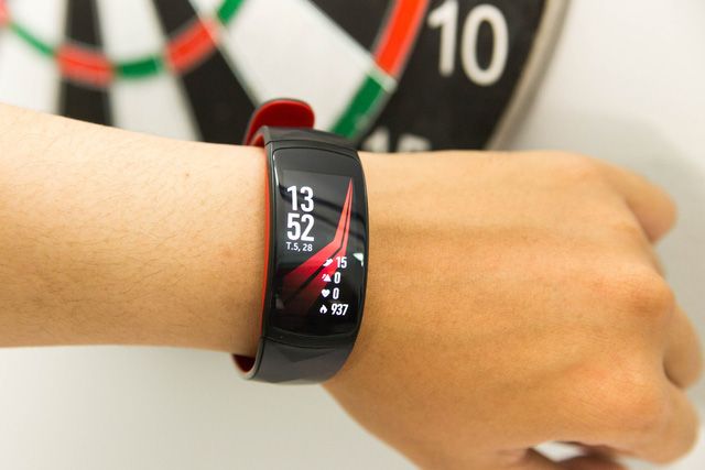 Vòng Đeo Tay Thông Minh Samsung Gear Fit2 Pro Mới 100%