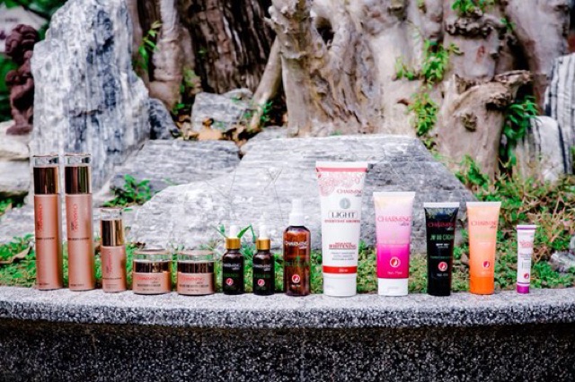 KEM CHỐNG NẮNG PHỔ RỘNG JW BB CREAM CHỐNG NẮNG- DƯỠNG DA- TRANG ĐIỂM CAO CẤP CHARMING SKIN | BigBuy360 - bigbuy360.vn