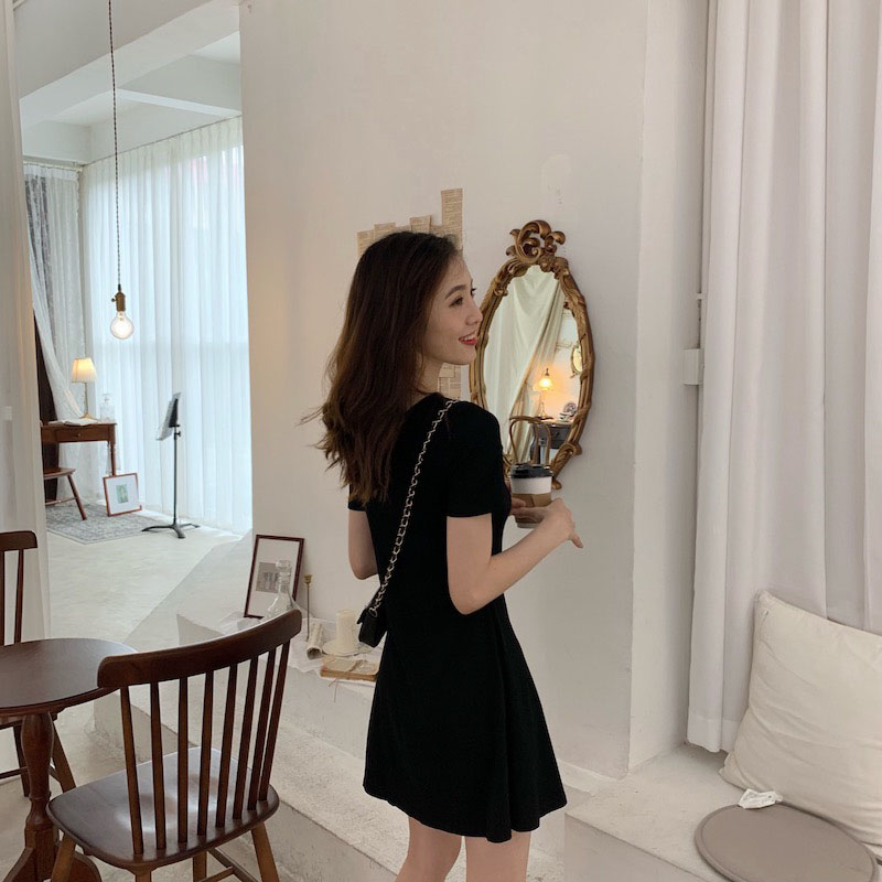 Suxi Pháp Mới Ngắn Slim Mini Đầm ôm Tay Ngắn Màu Đen