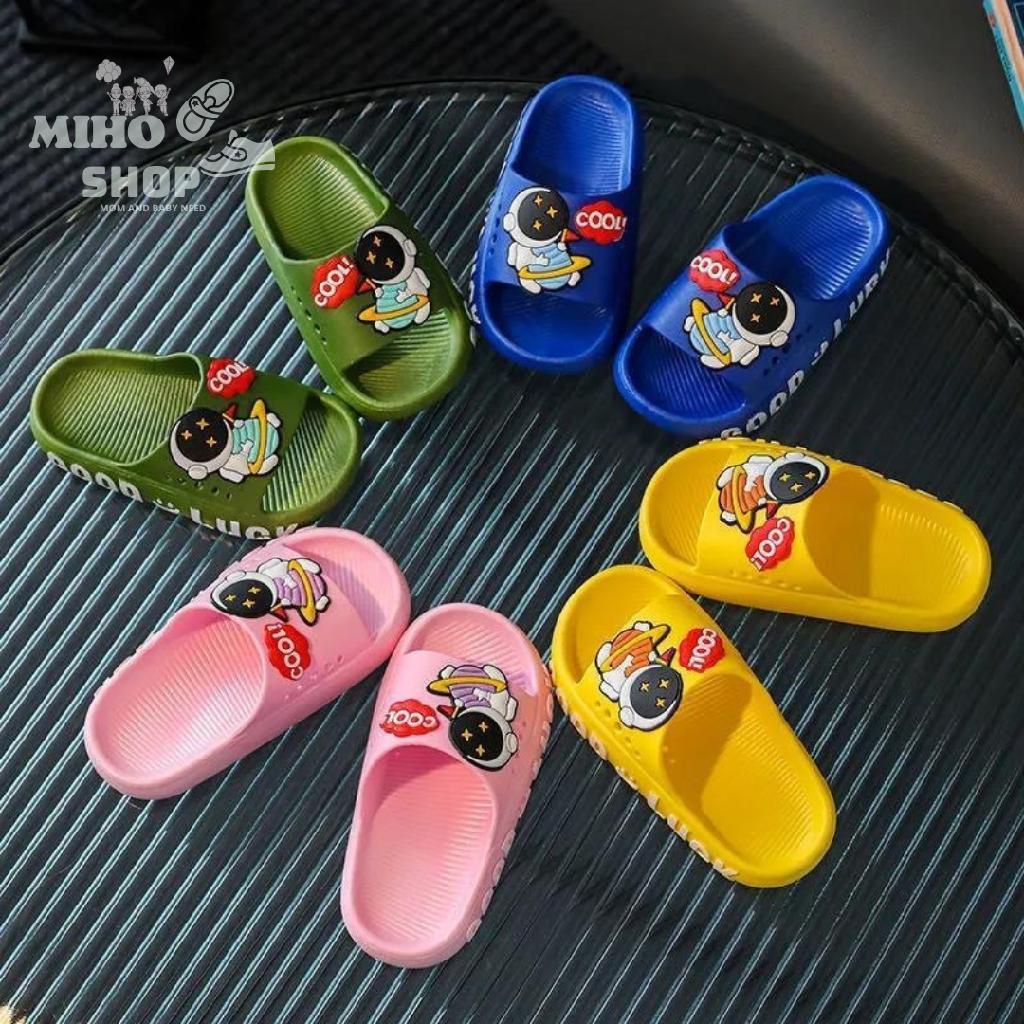 Dép Bánh Mì Phi Hành Gia Viền Chữ Siêu Đẹp Cho Bé Trai Bé Gái