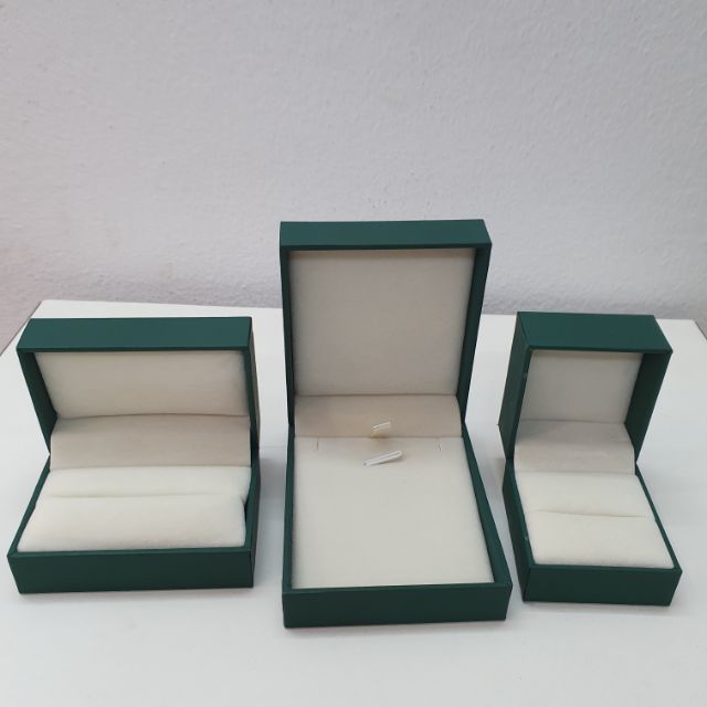 Hộp Green đựng trang sức | BigBuy360 - bigbuy360.vn