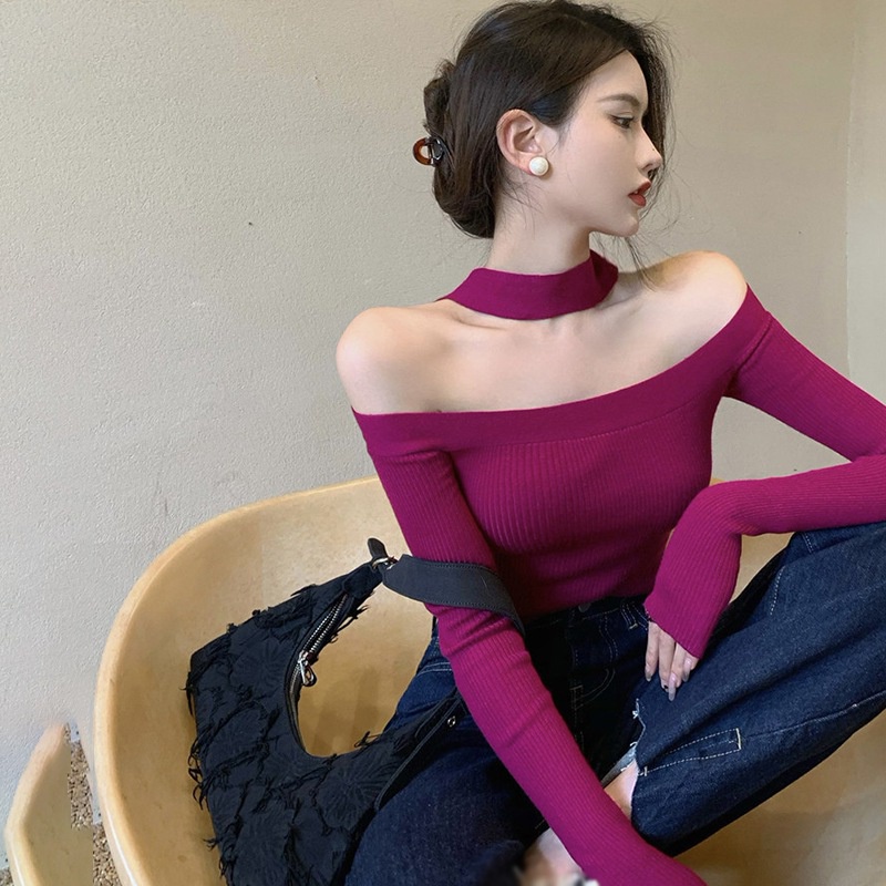 Áo sweater cổ yếm một bên vai ôm dáng màu xanh dương cho nữ
 | BigBuy360 - bigbuy360.vn