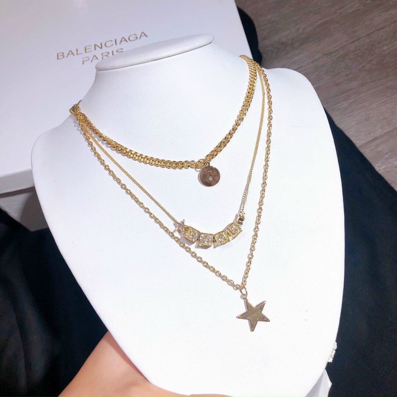 Vòng cổ siêu hothit