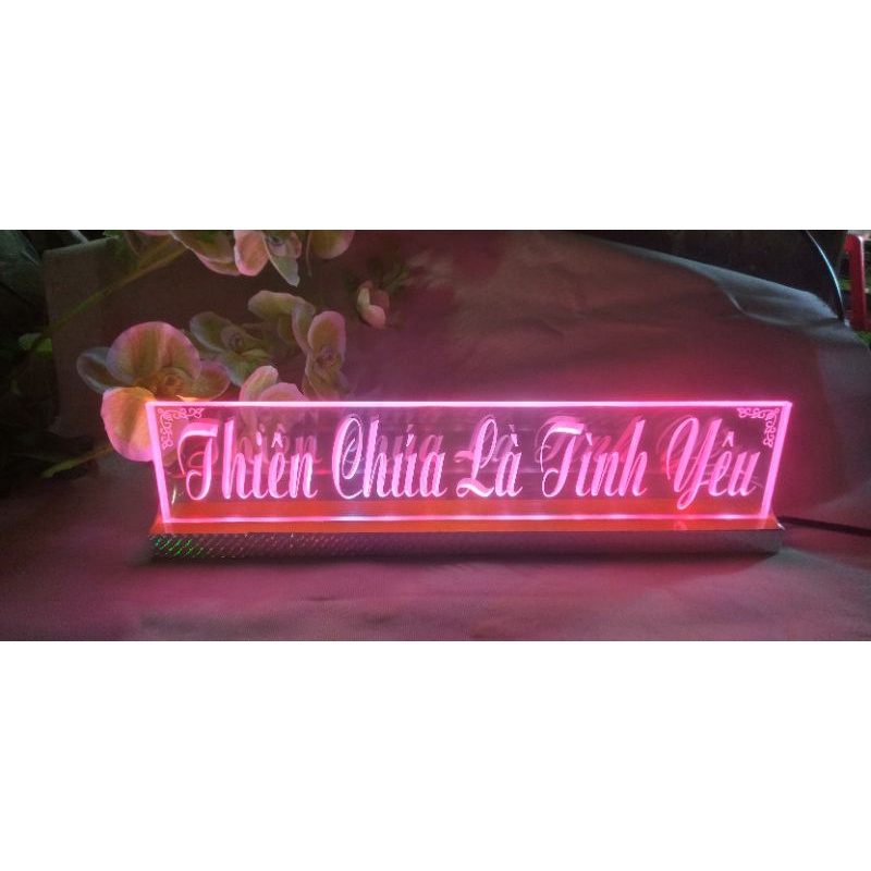 Chữ điện Thiên Chúa Là Tình Yêu : cao 10 cm, dài 40 cm