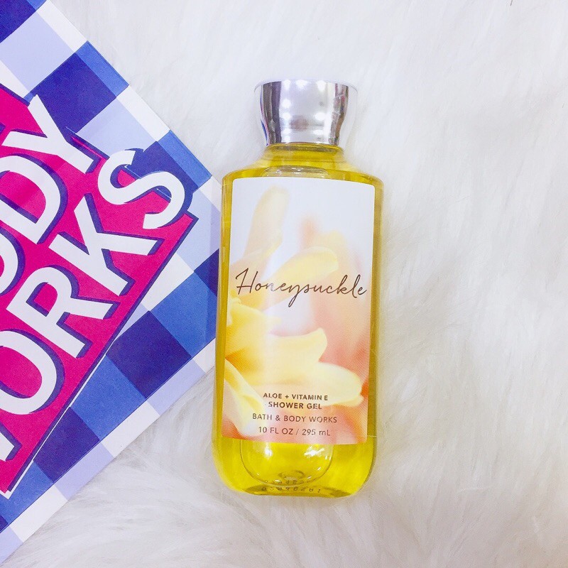 [Auth] Sữa tắm lưu hương mịn da Bath and Body Works - Honeysuckle 295ml
