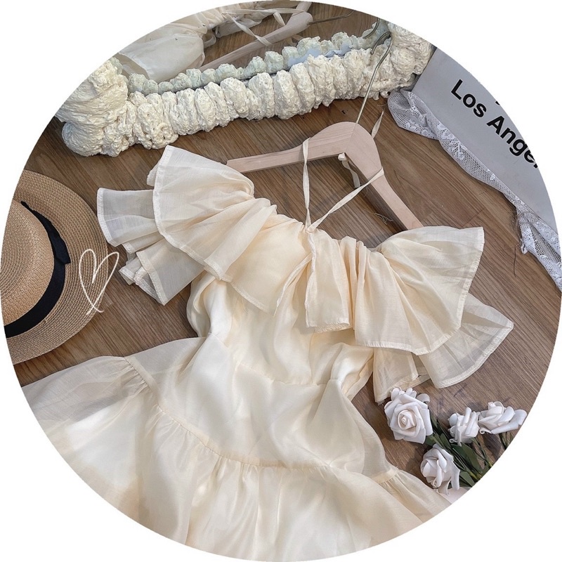 Đầm nude hai lớp bẹt vai cổ yếm
