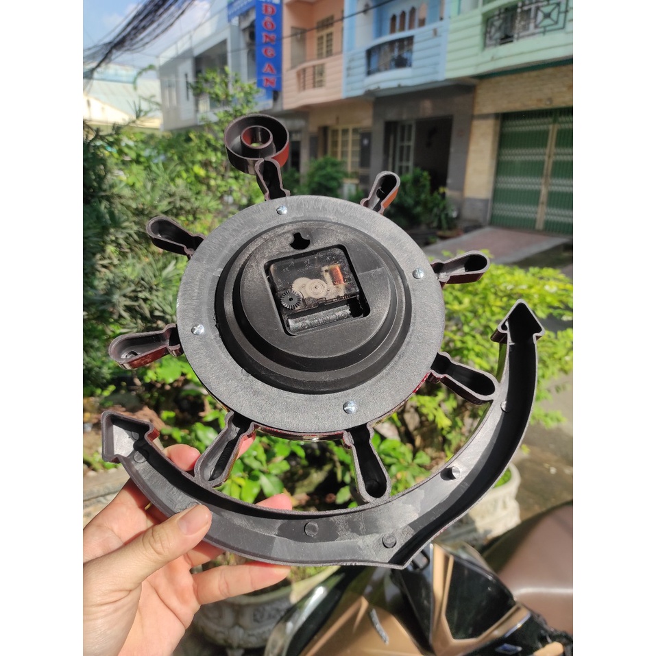 Đồng Hồ Treo Tường Hình Mỏ Neo TiTime 37x30cm