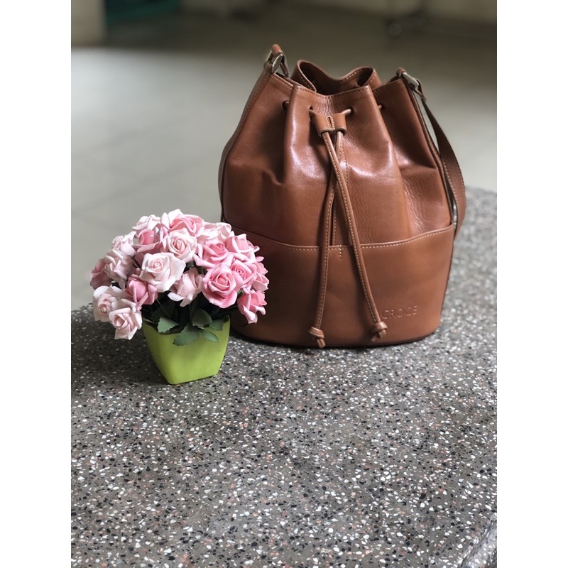 Bucket bag da thật màu nâu sang trọng hiệu CROCE