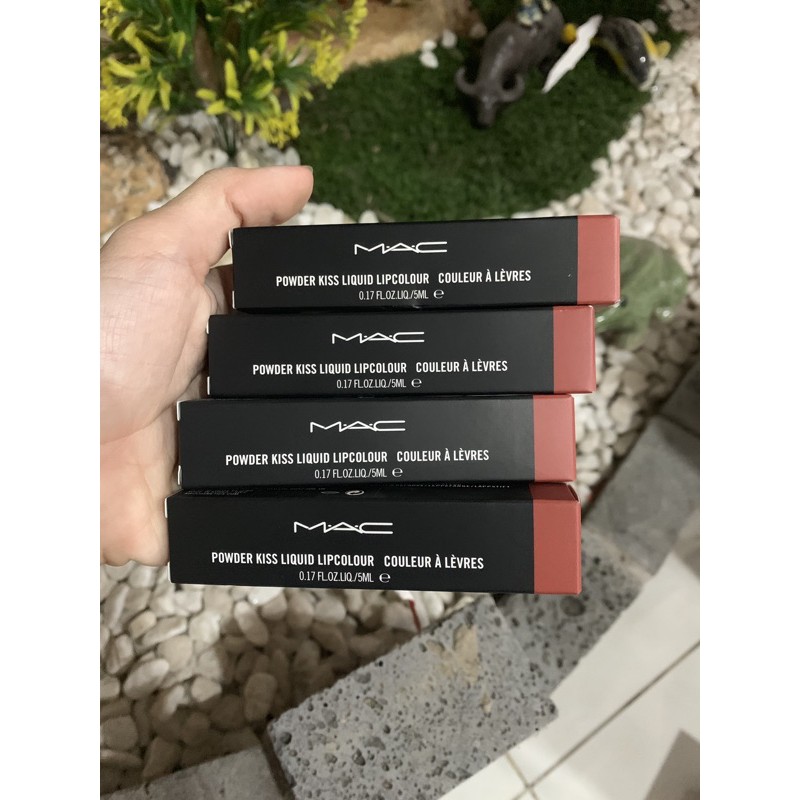 SON MAC POWDER KISS LIPSTICK MÀU #989