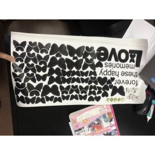 Decal Love trang trí