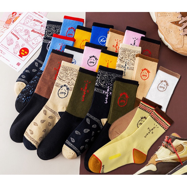 Vớ Tất Travis Scott Nam Nữ phong cách thể thao, trẻ trung và năng động.