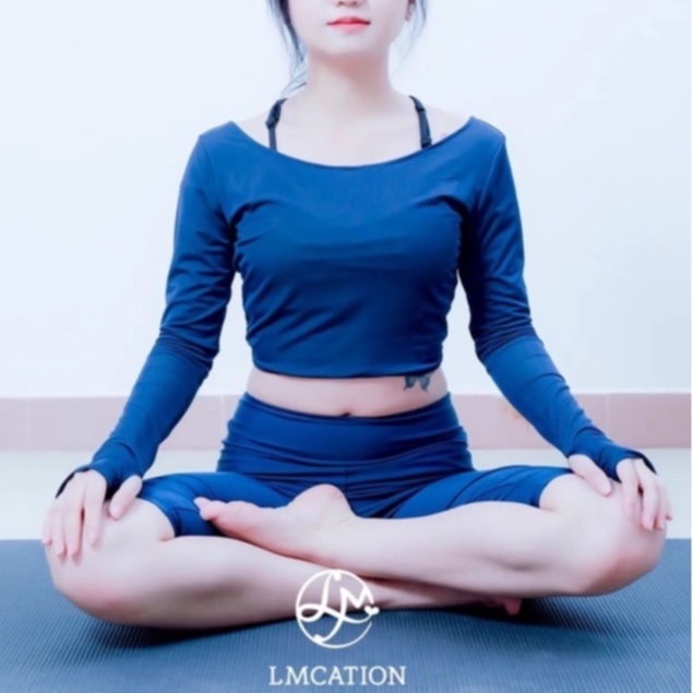 Bộ Đồ Thể Thao Nữ LMcation - Áo Đa Năng Stefan Crop Top &amp; Quần Lửng Rita - Màu Xanh Đen