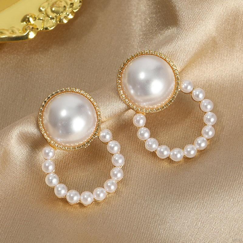 New Fashion Sweet Silver Needle Korea Simple And Versatile Pearl Elegant And Generous Earrings