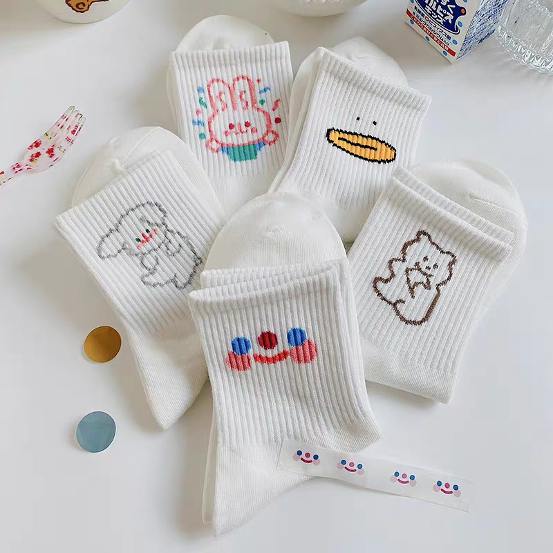 Tất nữ cổ cao màu trắng, họa tiết gấu vịt hoạt hình đáng yêu, chất liệu cotton, thấm hút mồ hôi