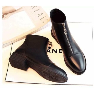 Giày boot đen