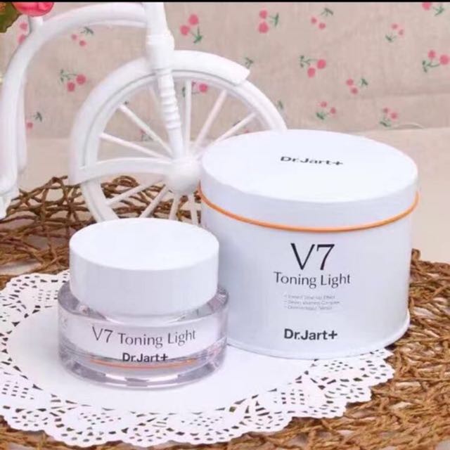 [HỘP TRÒN]♥Kem dưỡng da V7 Toning Light hộp tròn hộp thiếc tròn hũ lớn ♥50ML♥