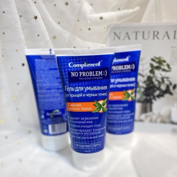 Sữa rửa mặt Compliment có công thức tự nhiên dịu nhẹ được làm giàu với các thành phần hoạt tính có giá trị