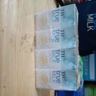 Lốc sữa TH true Light meat 180ml × 4 hộp
