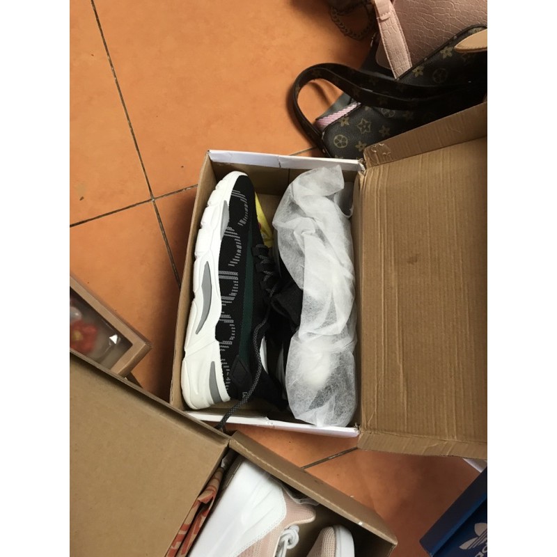 quần áo khách đặt live shoppe