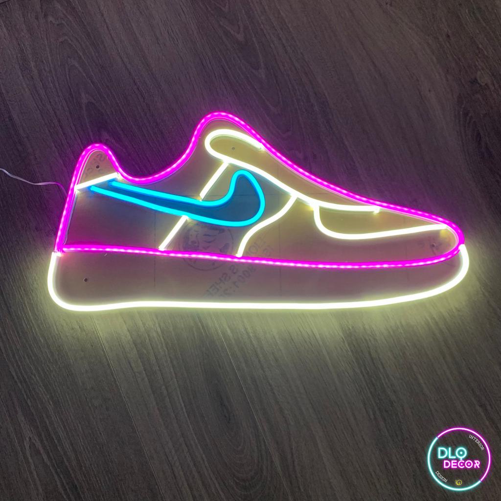 Đèn led neon hình giày JD DLQdecor 35 x 20 cm màu xanh lam, tím và trắng decor cửa hàng