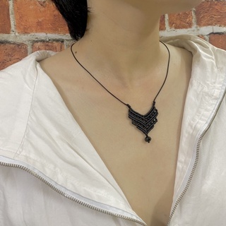 Simple macrame necklace with crystal - Dây đeo cổ thắt macrame treo pha lê đen