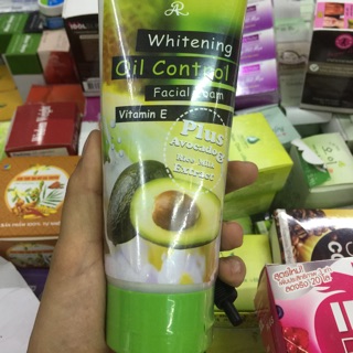 Sữa rửa mặt bơ thái chuẩn