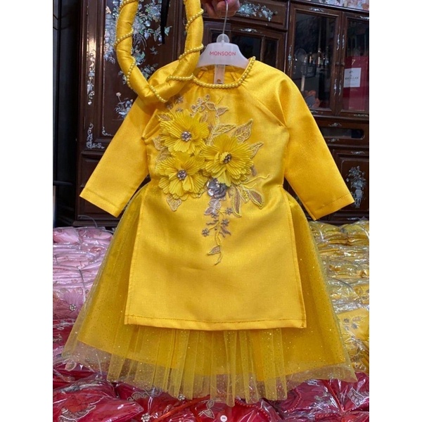 Áo Dài cách tân bé gái🎀 chất liệu vải gấm hình 🎀 bông hoa đính ngực-có đủ size cho bé