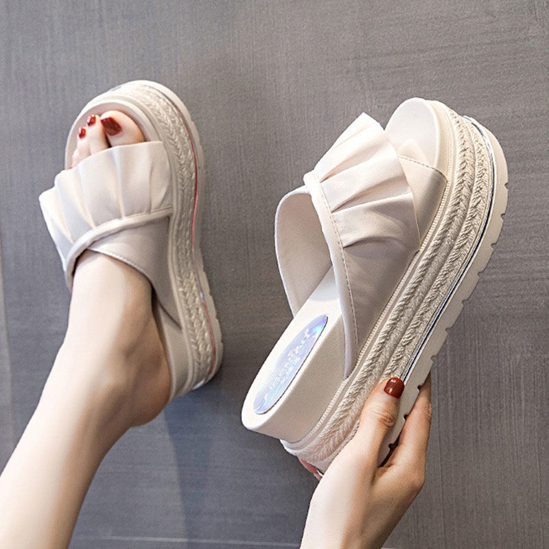 ✆✟Sandals and slippers women s outer wear fashion 2020 new summer sponge cake thick-soled slope-heeled high-heeled non-slip beach