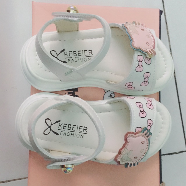 Giày sandals hellokitty cho bé