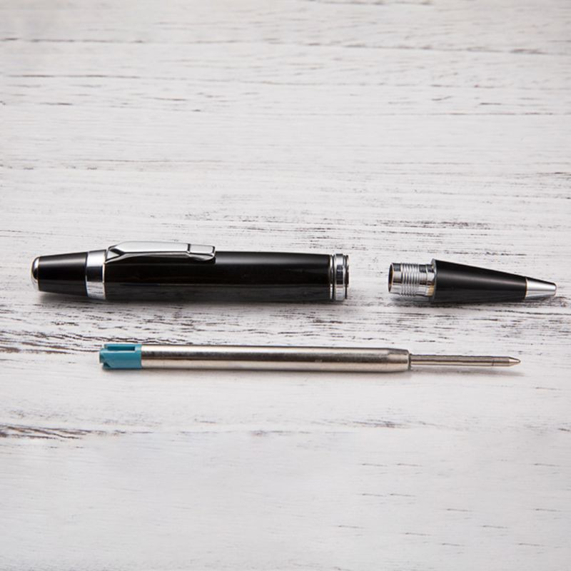 Bút Bi Vỏ Kim Loại Sang Trọng