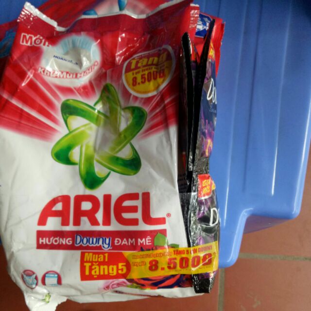 Bột Giặt ARIEL Hương Downy 650g