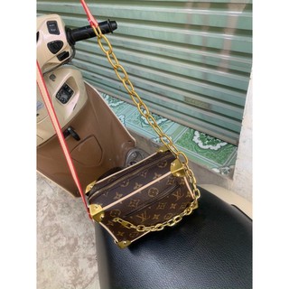 Túi xách cốp bọc góc lV đeo chéo