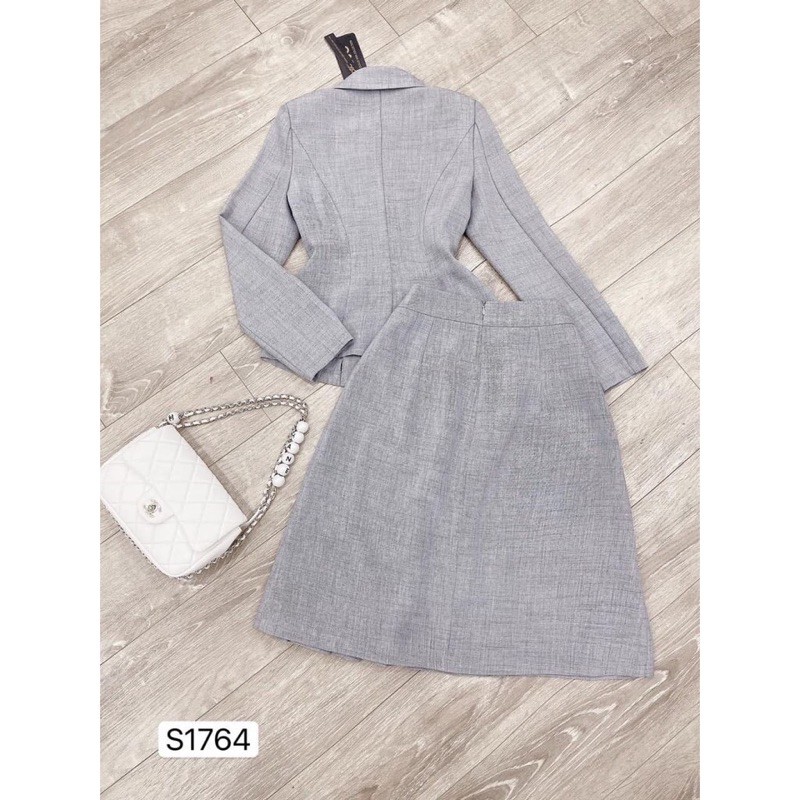 Set áo vest và chân váy xếp ly công sở | BigBuy360 - bigbuy360.vn