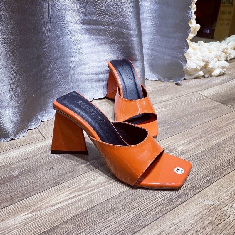 Giày gót tam giác mũi vuông da bóng cao 9cm hót tread xinh xắn