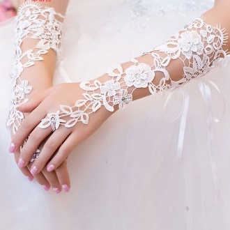 Găng tay cô dâu giá chỉ 55k