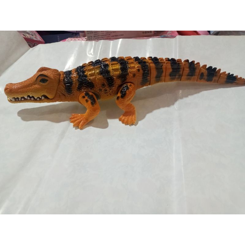 Cá sấu đồ chơi chạy bằng pin có đèn có nhạc cho bé