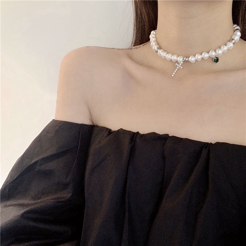 Dây Chuyền Mặt Thánh Giá Đính Ngọc Trai Xinh Xắn Cho Nữ