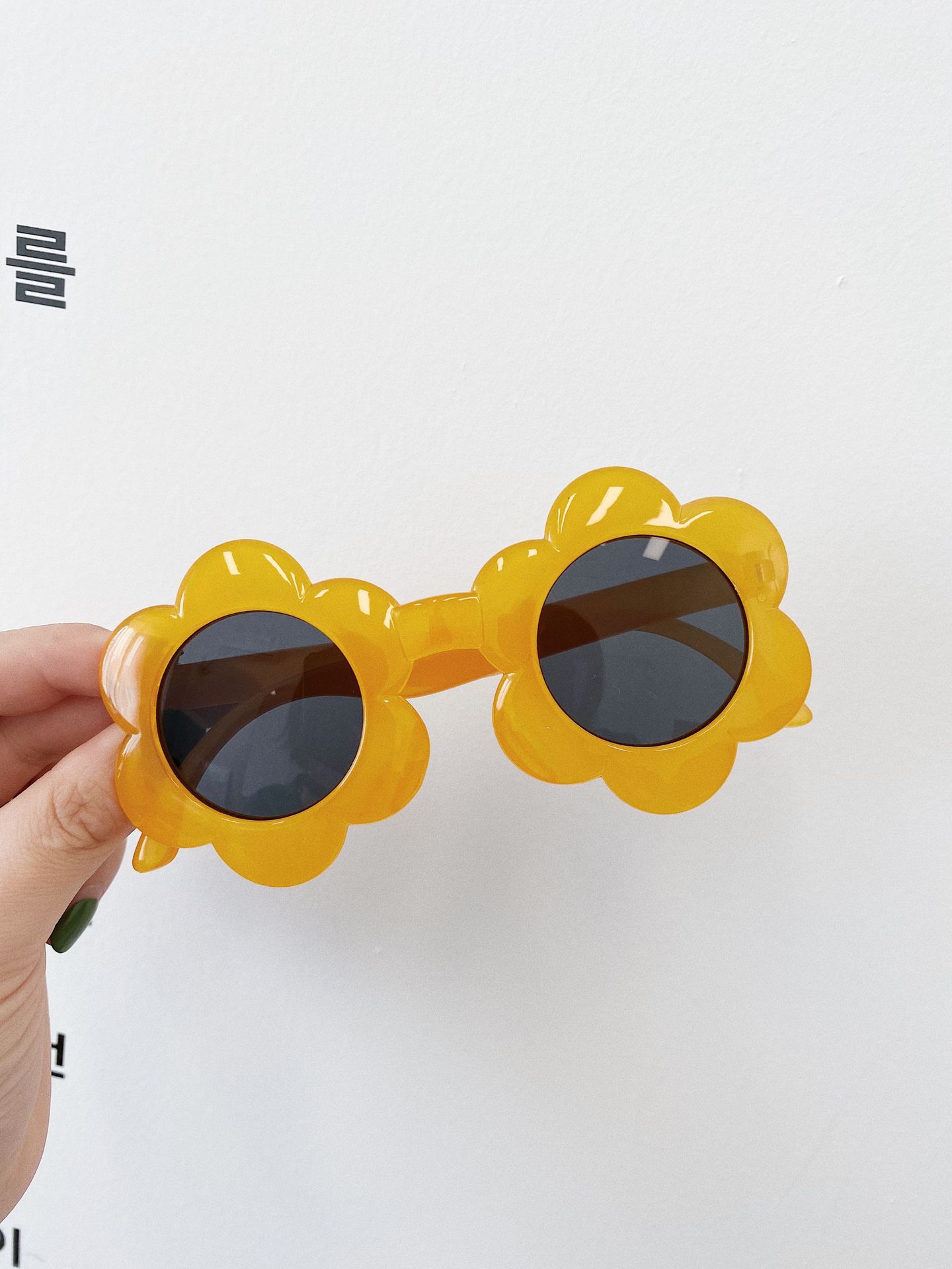 Mắt Kính Hoa 6 Cánh Thời Trang Cho Bé | BigBuy360 - bigbuy360.vn