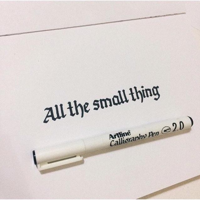 Bút viết thư pháp Artline Calligraphy Pen