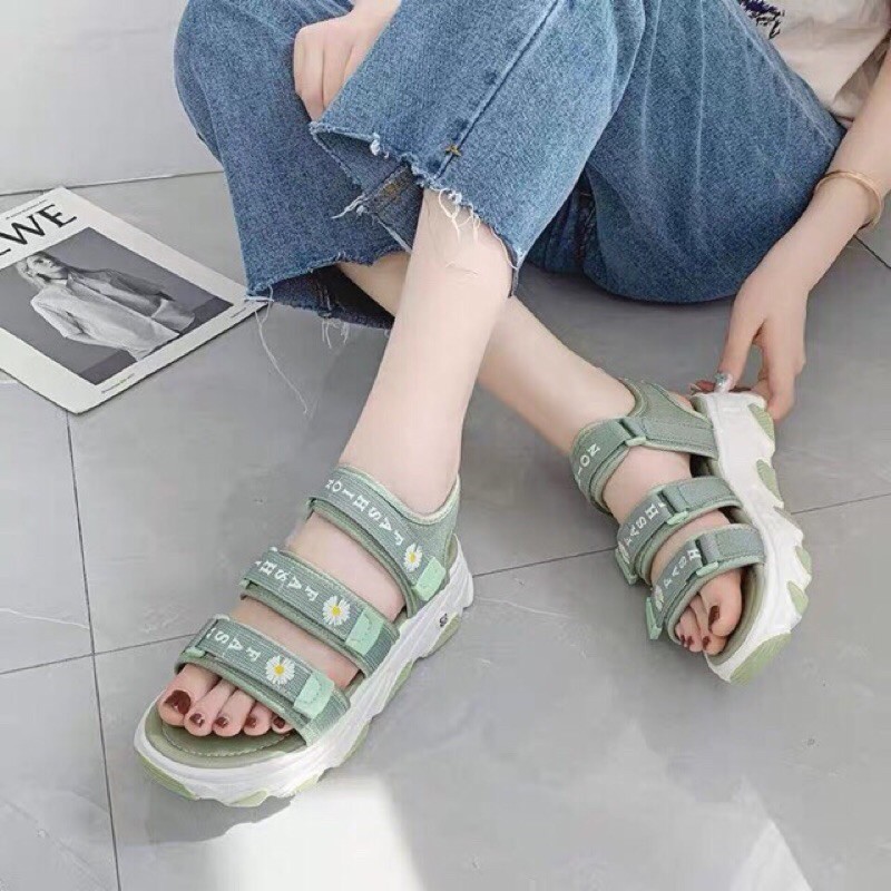 (3 MÀU ) Sandal nữ Ulzang thời trang 3 quai ngang hoa cúc gắn mác siêu đẹp nữ tính