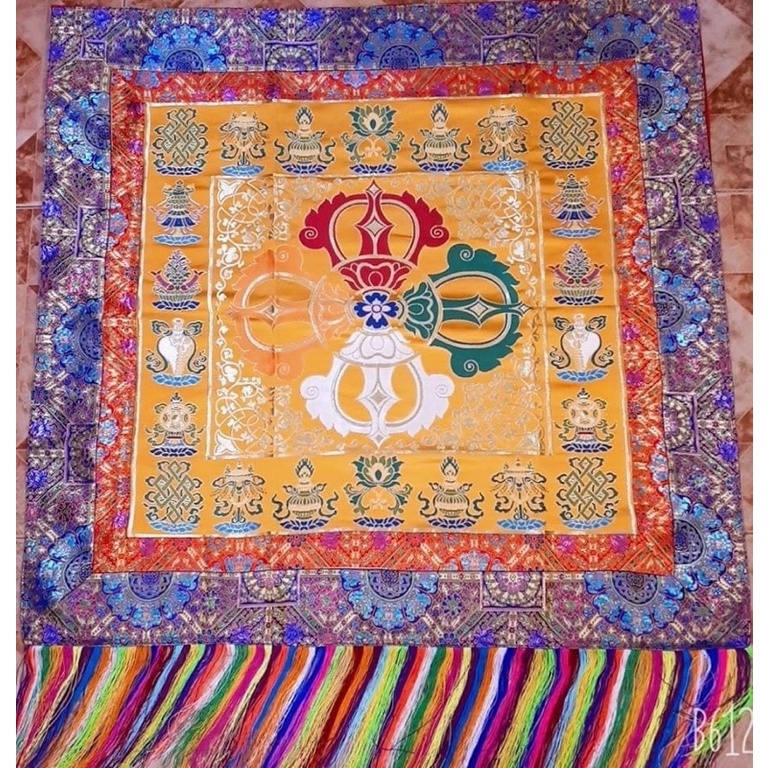 Khăn Trải Bàn Thờ Chùy Kim Cương Loại 1