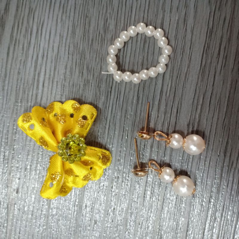 Bộ trang sức cho búp bê 60cm gồm 2 món vòng cổ,bông tai